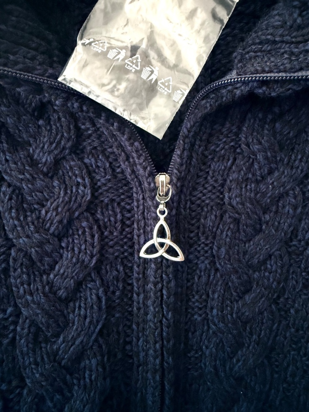NWT Aran Crafts 100% Merino Wool Navy Cable Knit Zip Cardigan Heavy Wt. Pockets - Picture 4 of 10